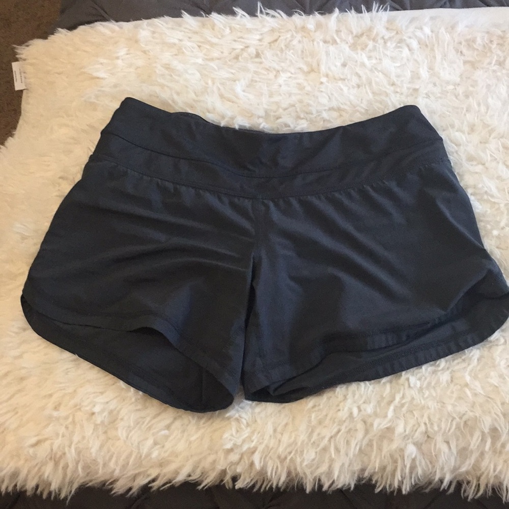 Size 4 LULULEMON SPEED SHORTS🍋🍋